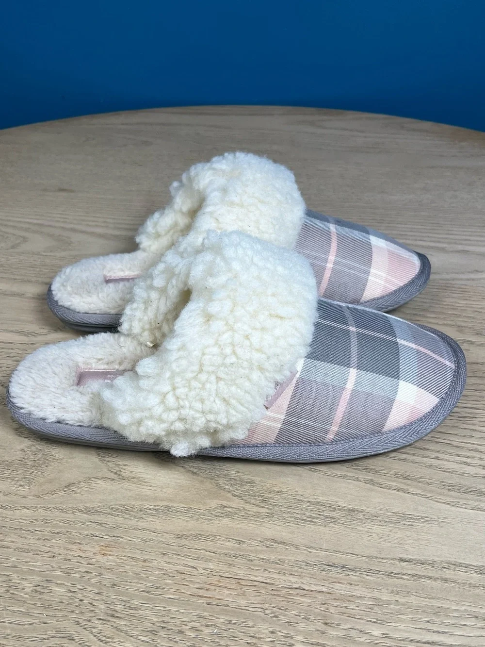 Barbour Lydia Plaid Mule Slippers Pink Gray Tartan Faux Fur Shearling Size 3